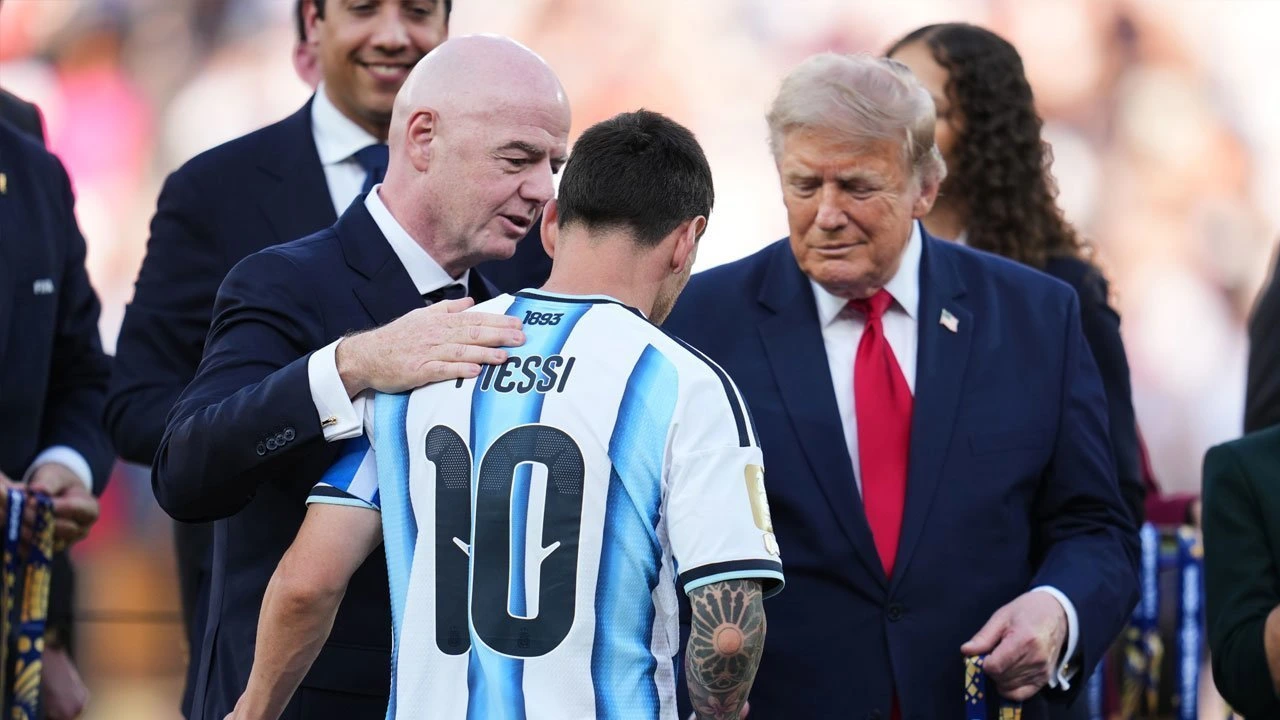 Presiden FIFA Gianni Infantino dan Presiden AS Donald Trump
